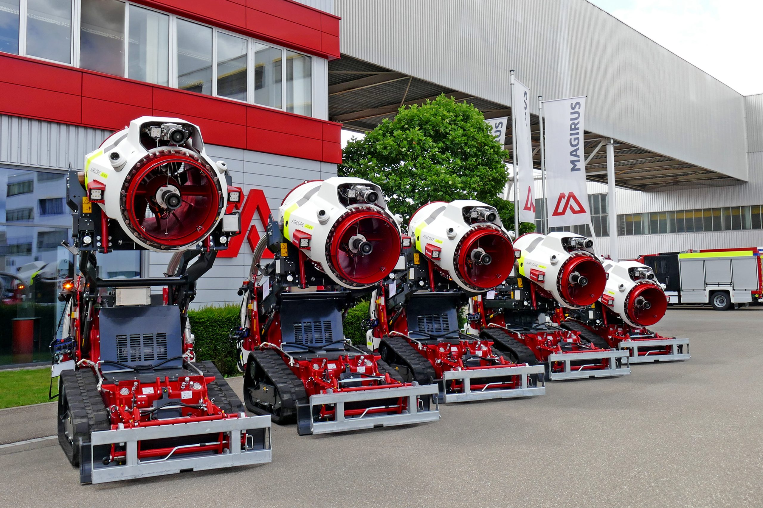 Magirus delivers 20 remote-controlled firefighting units to the SEC